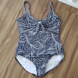 Beautiful sz 10 Miraclesuit